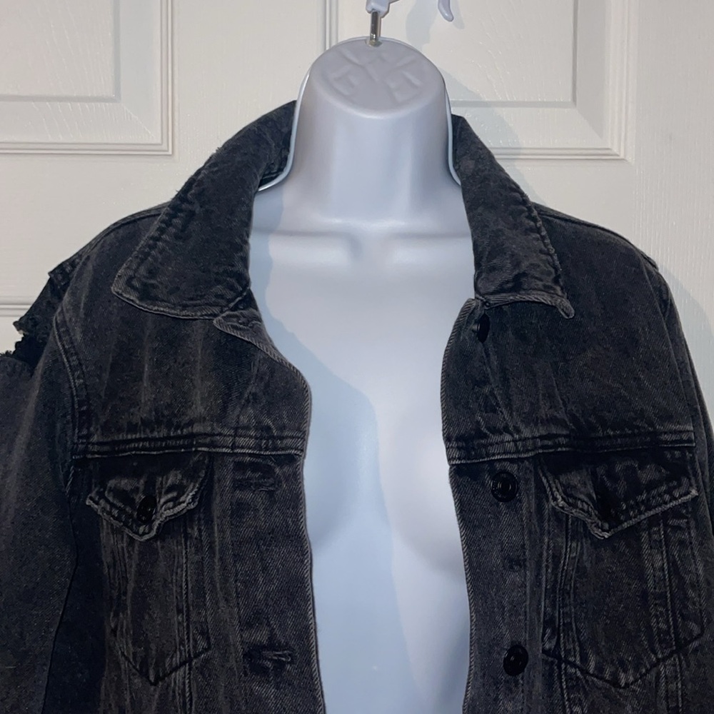 Distressed jean jacket - Picture 6 of 10